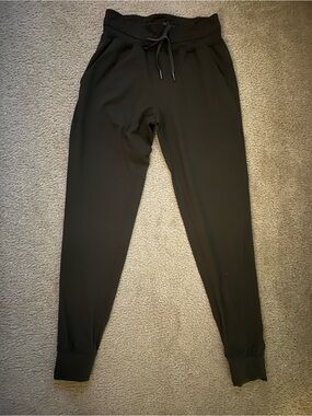 ZYIA Woman’s Olive Trail Joggers (L)